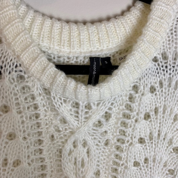 Chunky Cropped Sweater - Picture 4 of 11